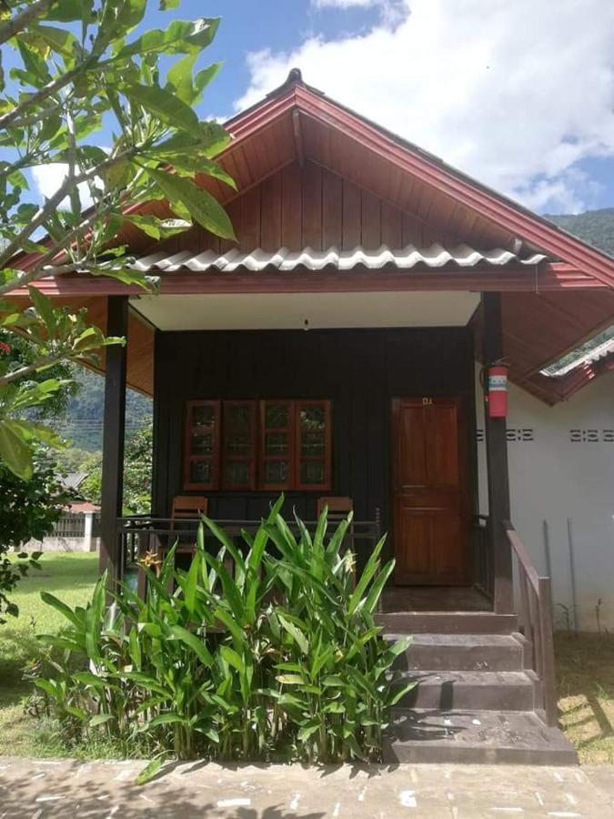 Lattanavongsa Guesthouse And Bungalows Muang Ngoi Exteriér fotografie