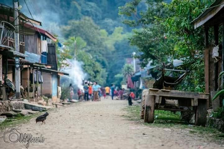 Lattanavongsa Guesthouse And Bungalows Muang Ngoi Exteriér fotografie